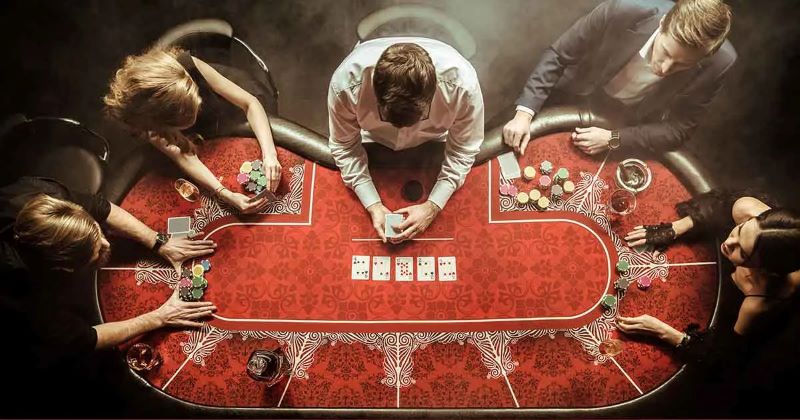 Sự khác biệt giữa Xì Tố và Poker